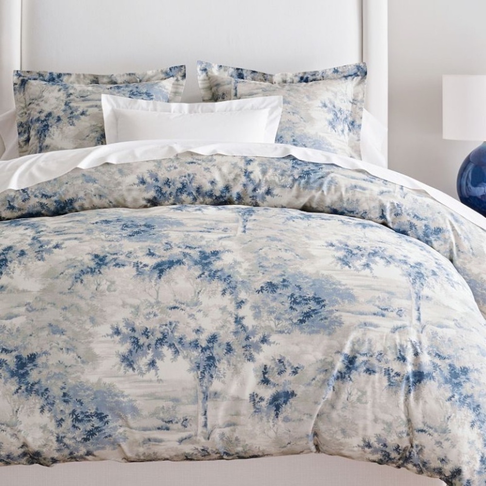 Pottery Barn Jardin Toile King duvet cover and STANDARD SIZE pillow shams